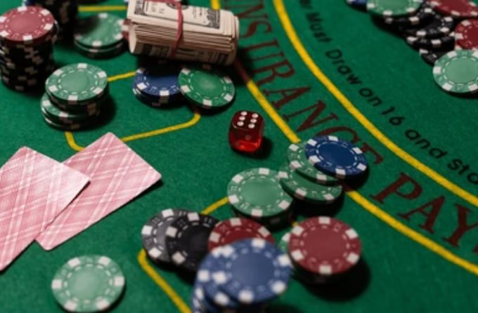 Layar tabel pembayaran Hood vs Wolf menunjukkan nilai setiap simbol